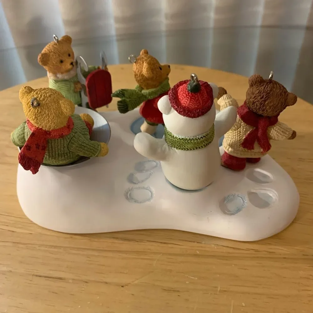 Holiday Hill Hallmark Keepsake Christmas Holiday Ornament Winter Display 5 Bears
